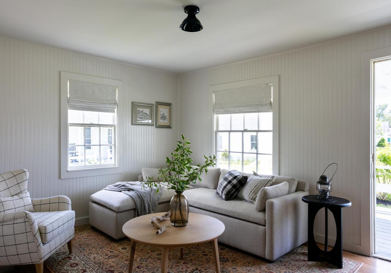 Bluebird Ocean Point Inn Bagian luar foto