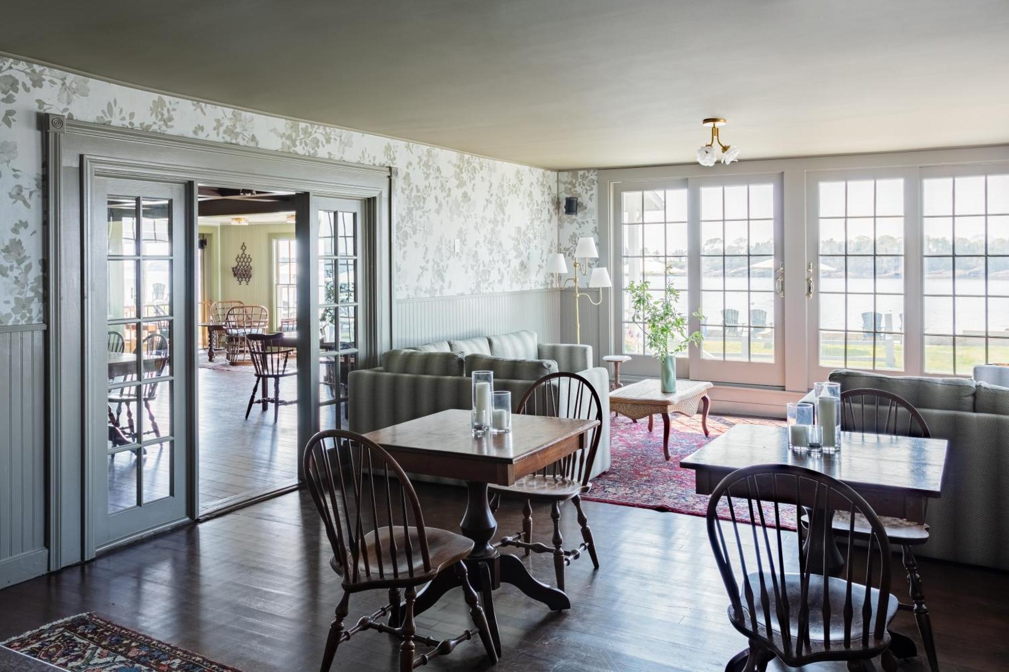 Bluebird Ocean Point Inn Bagian luar foto