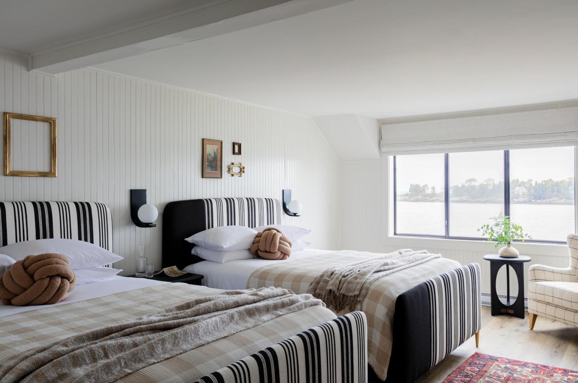 Bluebird Ocean Point Inn Bagian luar foto