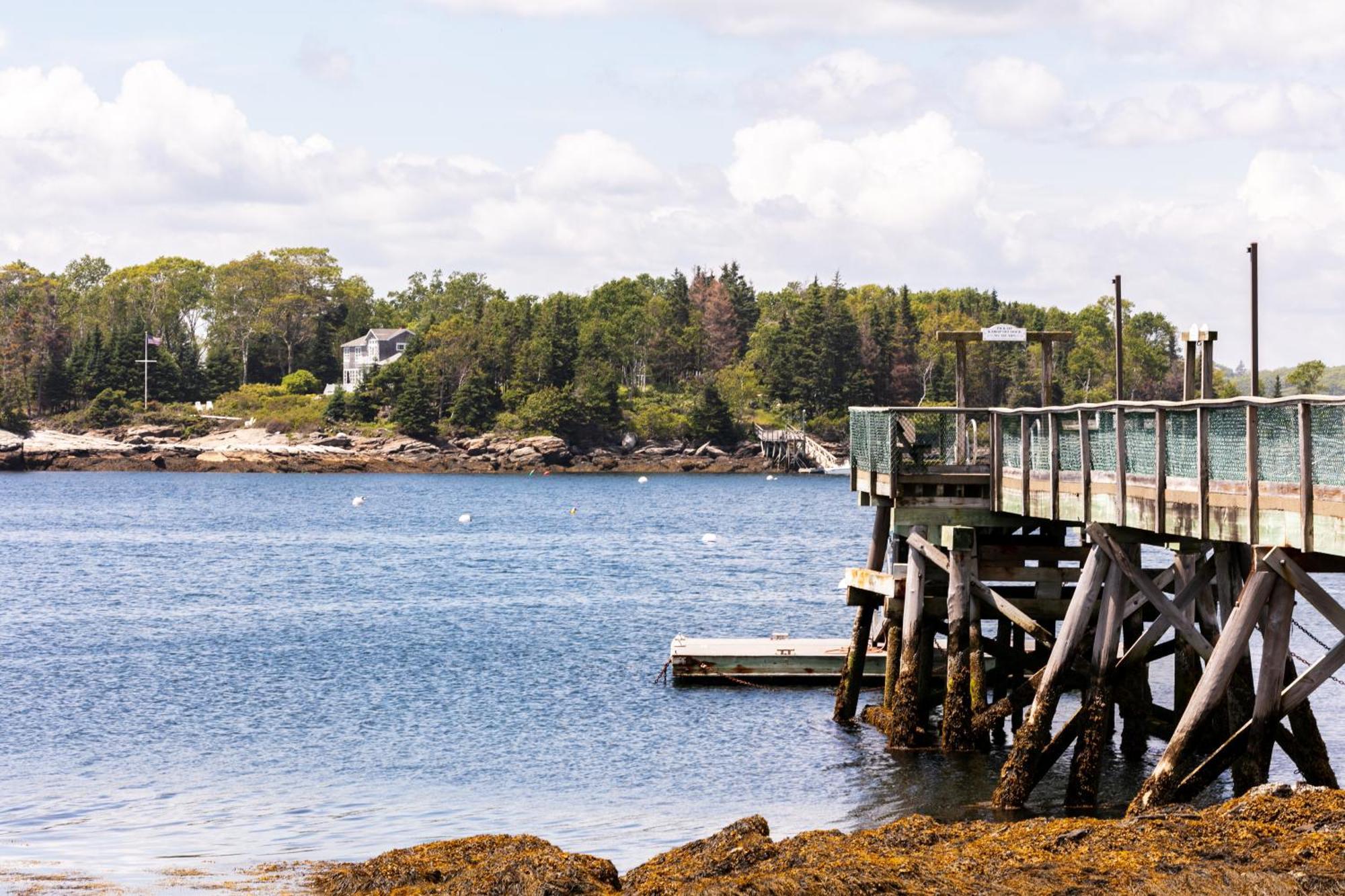 Bluebird Ocean Point Inn Bagian luar foto